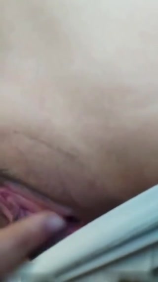 Bokep Mahasiswi Chindo Baru Belajar Colok Lobang Pipis